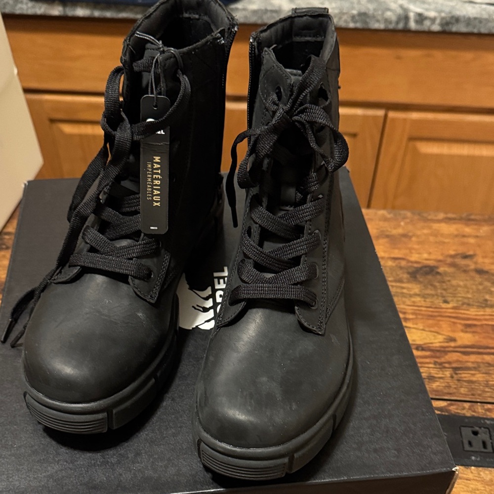 Sorel Women's Explorer Straight STRT Lace Waterproof Boot, Size 10 Black/Black